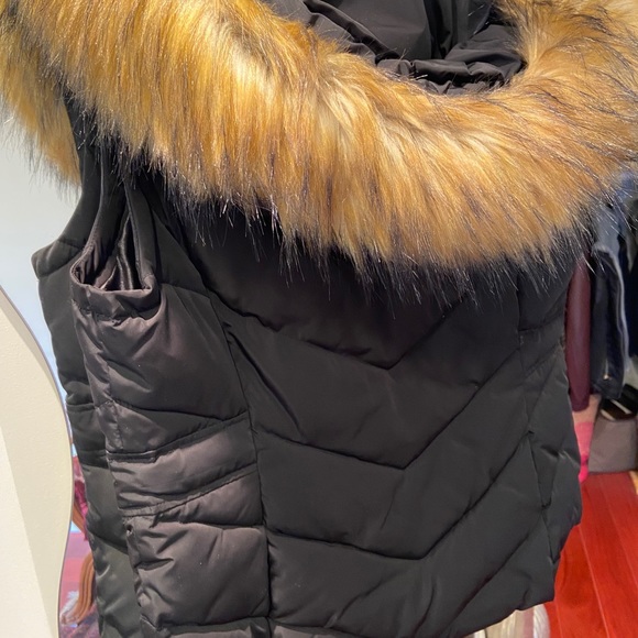 Ski Vests by Ivanka Trump - Picture 10 of 14